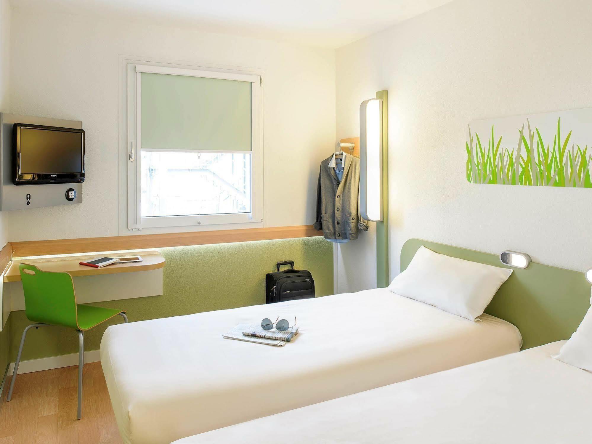 Ibis Budget Fontainebleau Avon Exterior foto