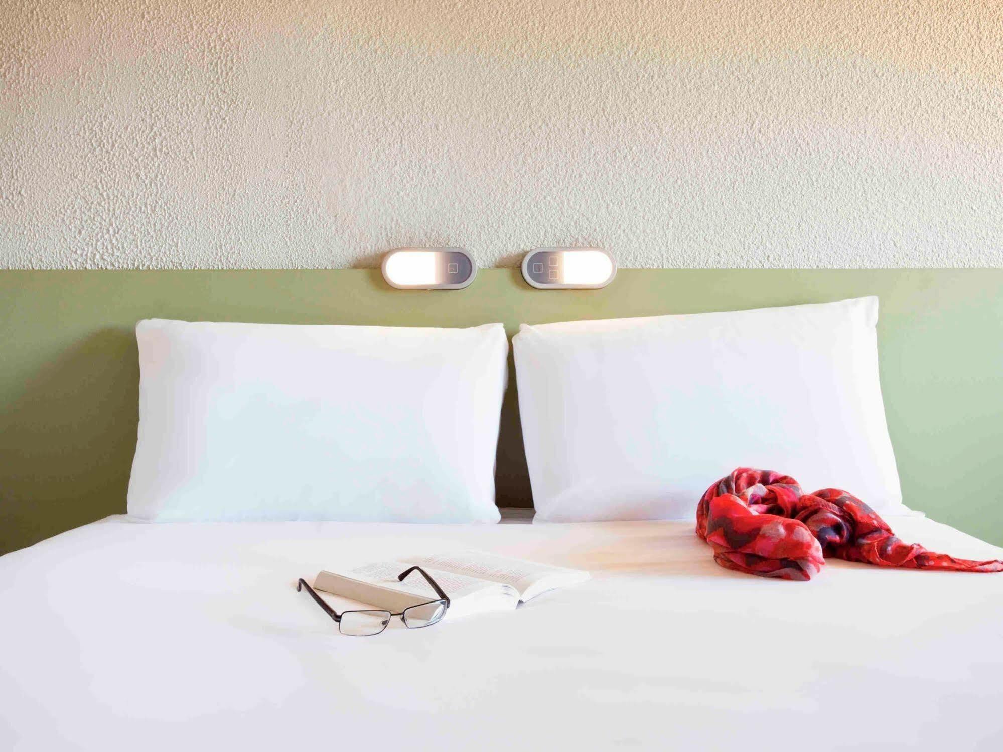 Ibis Budget Fontainebleau Avon Exterior foto